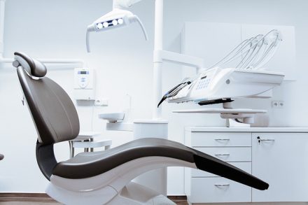 chair-dentist